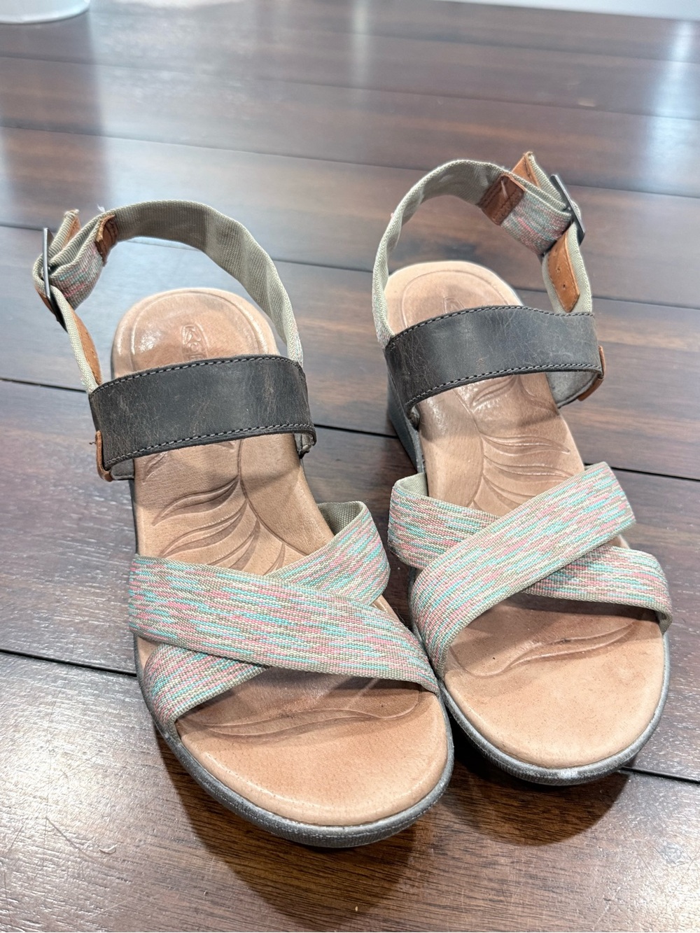 KEEN Women's Skyline Wedge Sandal, 6